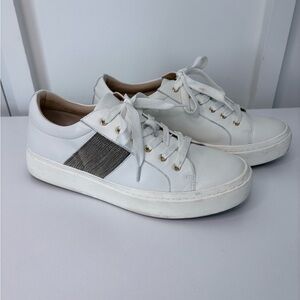 VanEli Yavin leather sneaker w beaded chain stripe 1/4” heel sz. 8